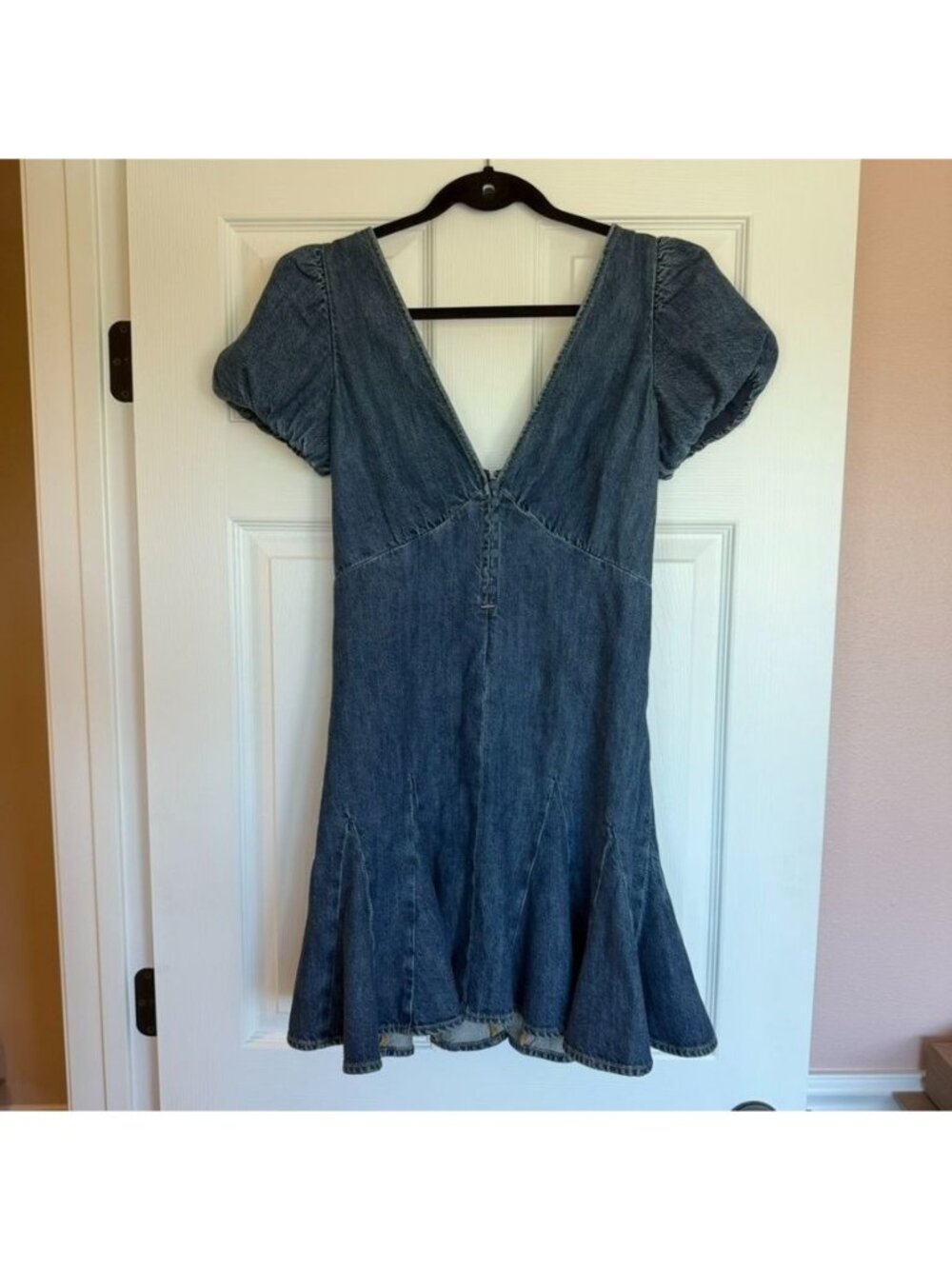 Alice and Olivia Cotton Puff Sleeve Denim Mini Dress Size 4 NWT